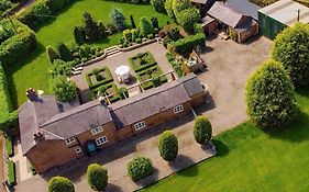 Luxury Barn With Hot Tub, Spa Treatments, Private Dining