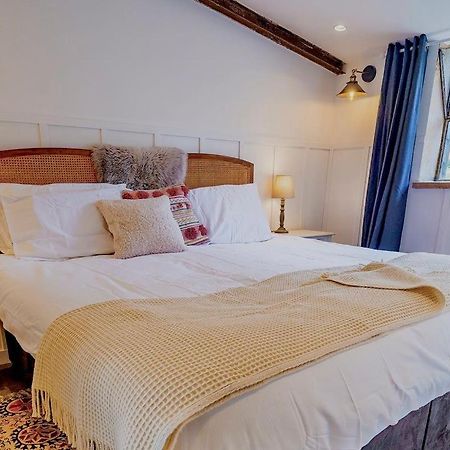 Luxury Barn With Hot Tub, Spa Treatments, Private Dining Little Budworth Exterior photo