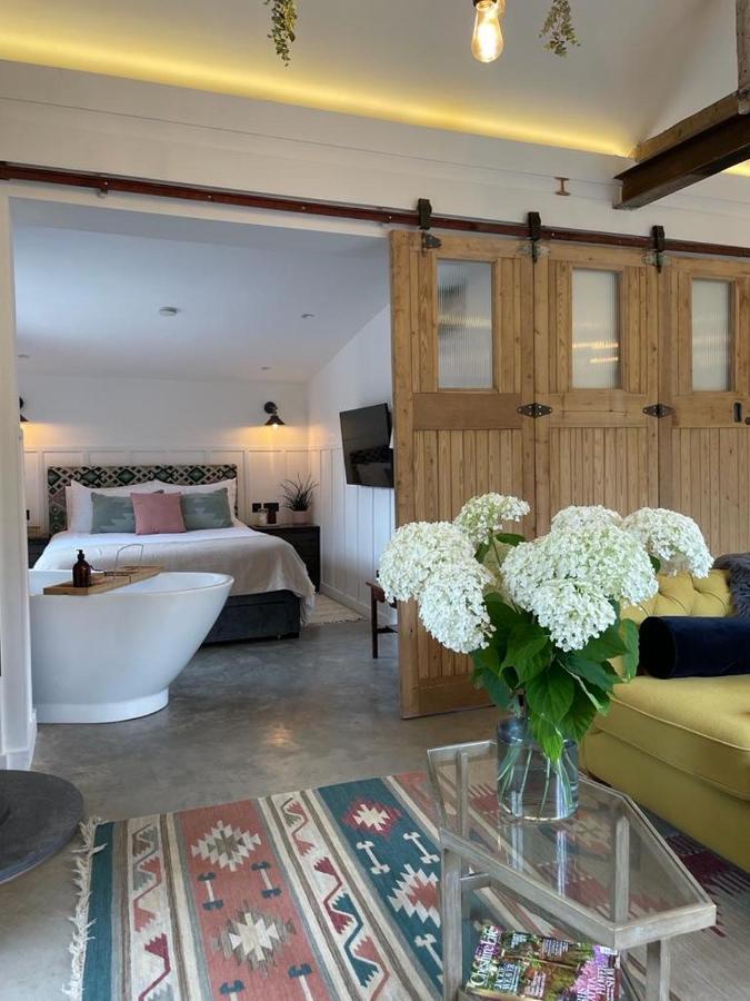 Luxury Barn With Hot Tub, Spa Treatments, Private Dining Little Budworth Exterior photo