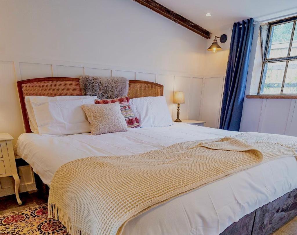 Luxury Barn With Hot Tub, Spa Treatments, Private Dining Little Budworth Exterior photo