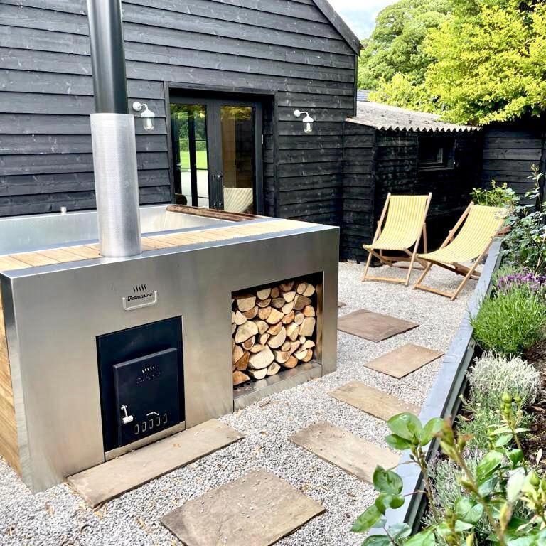 Luxury Barn With Hot Tub, Spa Treatments, Private Dining Little Budworth Exterior photo