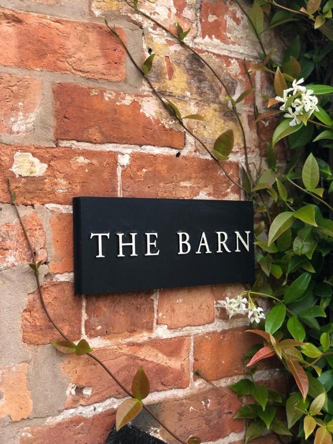 Luxury Barn With Hot Tub, Spa Treatments, Private Dining Little Budworth Exterior photo
